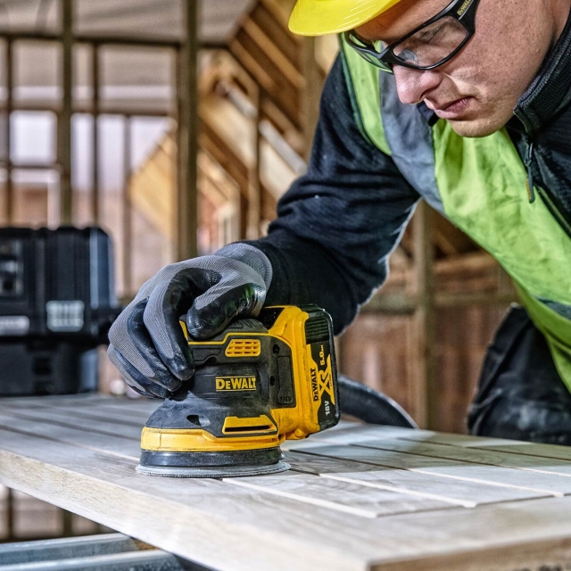 DEWALT DEWALT DCW210N 18v Brushless Random Orbit Sander BODY ONLY