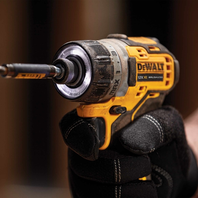 DEWALT DEWALT DCF601D2 12v Brushless Screwdriver 2x2ah Batteries