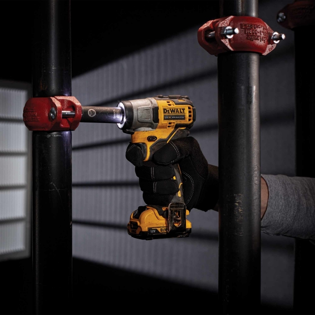 DEWALT DEWALT DCF902D2 12v BL 3/8