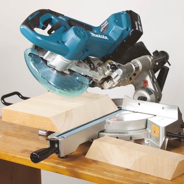 MAKITA MAKITA DLS714NZ Twin 18v (36v) Mitre Saw BODY ONLY