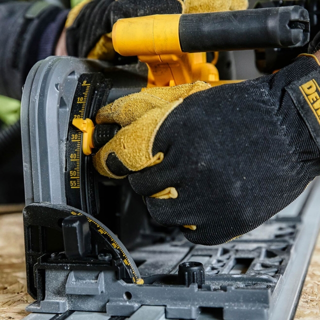 DEWALT DEWALT DCS520NT 54v XR Flexvolt Plunge Saw BODY ONLY