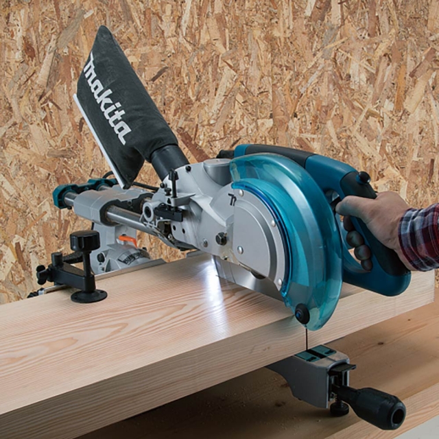 MAKITA MAKITA LS0815FLN 110v 216mm Mitre Saw Laser and Light