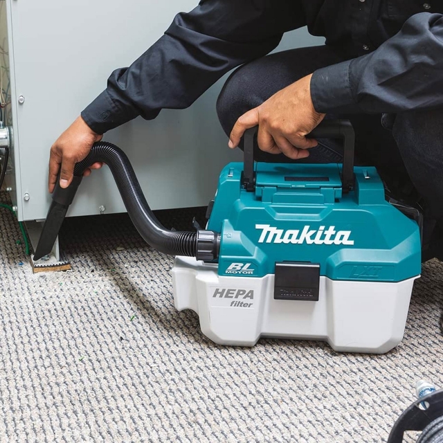 MAKITA MAKITA DVC750LZ 18v Brushless LXT Vacuum Cleaner BODY ONLY