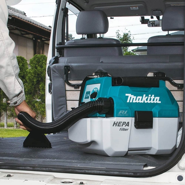 MAKITA MAKITA DVC750LZ 18v Brushless LXT Vacuum Cleaner BODY ONLY